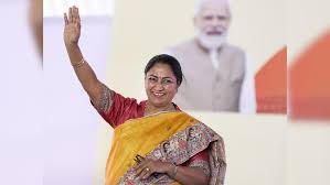 ದೆಹಲಿಯ ಬಜೆಟ್ ಮಂಡಿಸಿದ ಸಿಎಂ ರೇಖಾ ಗುಪ್ತಾ- ಹಿಂದಿನ ಕೇಜ್ರಿವಾಲ್ ಸರ್ಕಾರಕ್ಕೆ ಟಾಂಗ್
