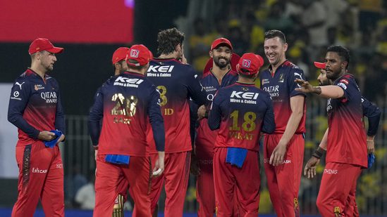 ತವರಿನಲ್ಲಿ 3 ಮ್ಯಾಚ್.. ಹೊರಗೆ 2 ಮ್ಯಾಚ್ – ಆರ್ ಸಿಬಿ ಪ್ಲೇಆಫ್ ಗೆ ಇನ್ನೆರಡೇ ಹೆಜ್ಜೆ!