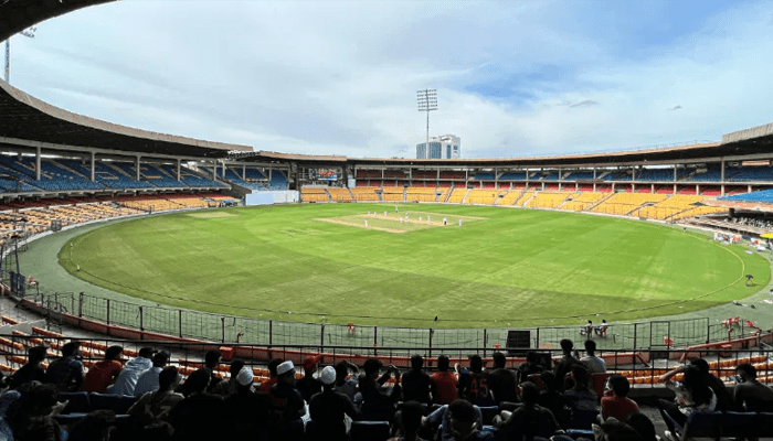 ಪಾಕ್, ಭಾರತ ಯುದ್ಧದ ಎಫೆಕ್ಟ್! – ಚಿನ್ನಸ್ವಾಮಿ ಸ್ಟೇಡಿಯಂನ ಸುತ್ತ ಪೊಲೀಸರ ಹದ್ದಿನ ಕಣ್ಣು