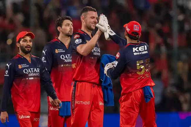 ಆರ್ ಸಿಬಿ ಕೈ ಜಾರಲ್ಲ IPL ಕಪ್ 18ನೇ ಮೆಟ್ಟಿಲಲ್ಲಿ ಟ್ರೋಫಿ ದರ್ಶನಜಗ ಮೆಚ್ಚಿದ ತಂಡಕ್ಕಿದೆ ಅದೃಷ್ಟ