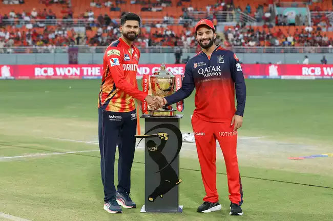 ಪಂಜಾಬ್ಗೆ ಪಂಚ್ ಕೊಟ್ಟ ಆರ್ಸಿಬಿ – 9 ವರ್ಷಗಳ ಬಳಿಕ ಐಪಿಎಲ್ ಫೈನಲ್ಗೆೆ ಕ್ವಾಲಿಫೈ