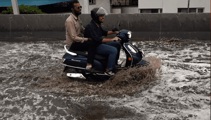 ರಾಜ್ಯದಲ್ಲಿ ವರುಣನ ಅಬ್ಬರ – ಮುಂದಿನ 24 ಗಂಟೆಗಳಲ್ಲಿ ಭಾರಿ ಮಳೆ ಸಾಧ್ಯತೆ!