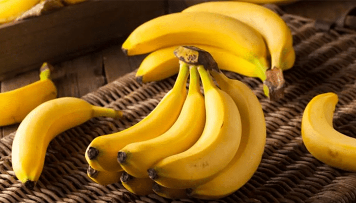 ಬಾಳೆಹಣ್ಣು ತಿಂದು ಈ ಆಹಾರ ಸೇವಿಸ್ತೀರಾ? – ಎಚ್ಚರ.. ಈ ಕಾಯಿಲೆ ನಿಮ್ಮನ್ನ ಕಾಡಬಹುದು!?