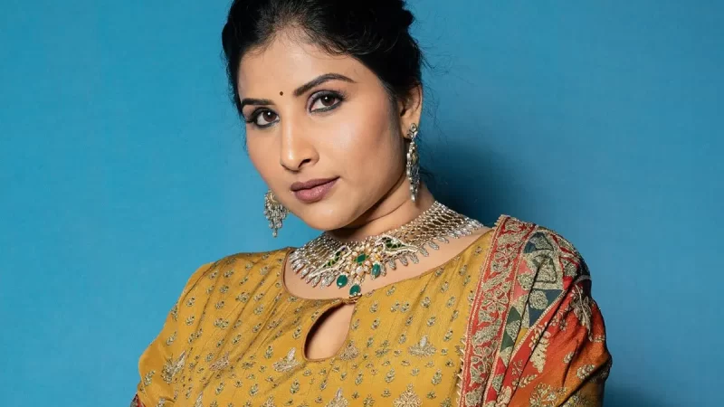 ಮಂಗ್ಲಿ ಬರ್ತ್‌ಡೇ ಪಾರ್ಟಿಗೆ ಖಾಕಿ ಶಾಕ್ –  ನನಗೆ ನಿಜವಾಗಿ ವಿಷ್ಯನೇ ತಿಳಿದಿರಲಿಲ್ಲ ಎಂದ ಮಂಗ್ಲಿ