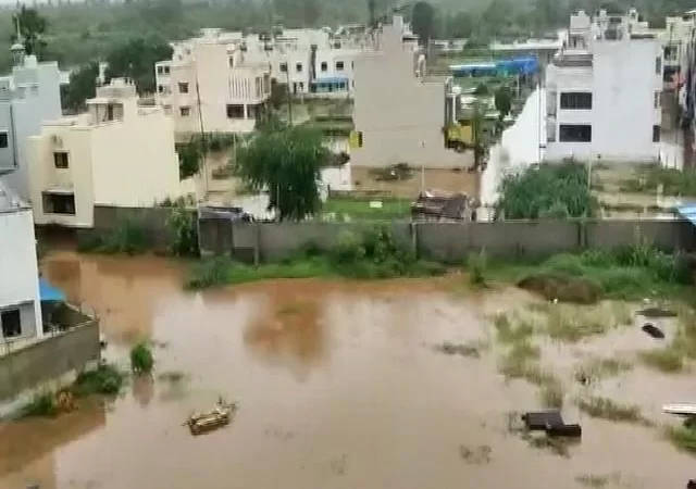 ಗುಜರಾತ್‌ನಲ್ಲಿ ಮಳೆರಾಯನ ಆರ್ಭಟ – 24 ಗಂಟೆಯಲ್ಲಿ ಮಳೆಗೆ ಪ್ರಾಣ ಬಿಟ್ಟ 18 ಜನ