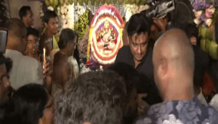 ಲಕ್ಷ್ಮಿ ಅಲಂಕಾರದಲ್ಲಿ ಕಂಗೊಳಿಸುತ್ತಿರುವ ಚಾಮುಂಡಿ ತಾಯಿ – ಚಾಮುಂಡಿ ಬೆಟ್ಟಕ್ಕೆ ದರ್ಶನ್‌ ಭೇಟಿ!