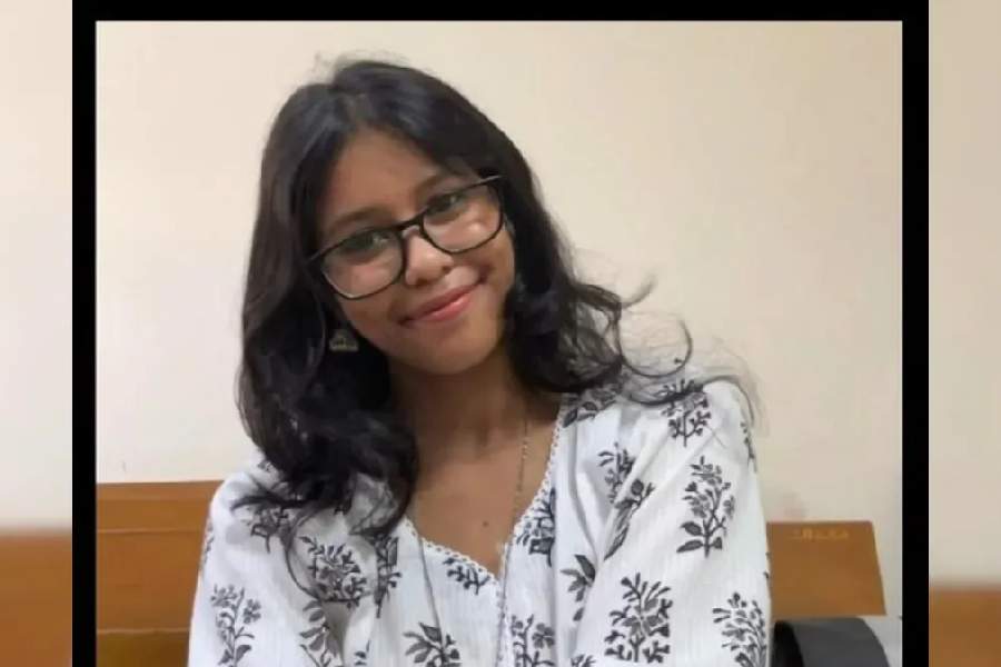 ರಾಷ್ಟ್ರ ರಾಜಧಾನಿಯನ್ನ ಬೆಚ್ಚಿ ಬೀಳಿಸಿದ ಯೋಧನ ಪುತ್ರಿ ಸಾ*ವು- ಕೊ*ಲೆನಾ? ಆತ್ಮ*ಹತ್ಯೆನಾ?ದೆಹಲಿ ಸಿಎಂಗೂ ತಲೆನೋವು ತಂದಿದ್ದೇಕೆ?