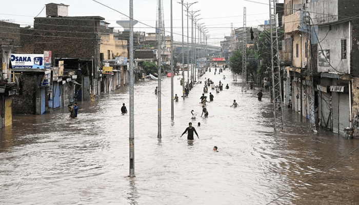 ಪಾಕಿಸ್ತಾನಕ್ಕೆ ವರುಣನ ಶಾಕ್‌ –  ನಿರಂತರ ಮಳೆ.. ಪ್ರವಾಹಕ್ಕೆ ನಲುಗಿ ಹೋದ ಪಾಕ್