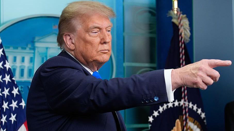 ಬ್ರಿಕ್ಸ್ ಶೃಂಗಸಭೆ ಬಳಿಕ ಡೊನಾಲ್ಡ್ ಟ್ರಂಪ್ ವಾರ್ನಿಂಗ್ – ಅಮೆರಿಕ ವಿರೋಧಿ ನೀತಿ ಬೆಂಬಲಿಸೋ ದೇಶಕ್ಕೆ ಸುಂಕದ ಬರೆ!