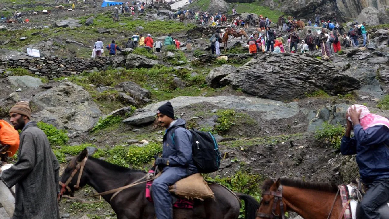 ಅಮರನಾಥ ಯಾತ್ರೆಗೆ ಭಕ್ತ ಸಾಗರ – ಭದ್ರತಾ ಪಡೆಗಳಿಂದ ಎಲ್ಲೆಲ್ಲೂ ಕಟ್ಟೆಚ್ಚರ