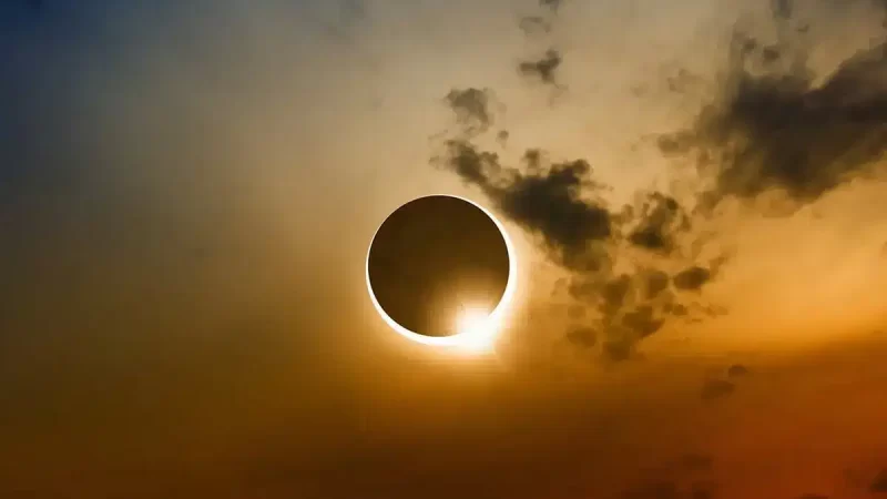 ಆಗಸ್ಟ್ 2ಕ್ಕೆ ಭಯಂಕರ ಸೂರ್ಯಗ್ರಹಣ –  6 ನಿಮಿಷ ಇಡೀ ಜಗತ್ತಿಗೆ ಕತ್ತಲು!ಗ್ರಹಣ ಗ್ರಹಚಾರಕ್ಕೆ ಪರಿಹಾರವೇನು?