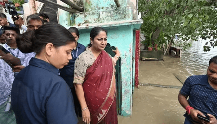 ದೆಹಲಿ ಸಿಎಂ ರೇಖಾ ಗುಪ್ತಾಗೆ ಹಲ್ಲೆ-  ವ್ಯಕ್ತಿಯನ್ನ ವಶಕ್ಕೆ ಪಡೆದ ಪೊಲೀಸರು!