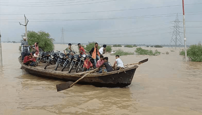 ಉತ್ತರ ಪ್ರದೇಶದಲ್ಲಿ ವರುಣನ ಆರ್ಭಟ – 17 ಜಿಲ್ಲೆಗಳಲ್ಲಿ ಪ್ರವಾಹ