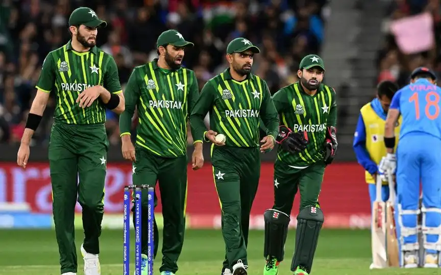 ಪಾಕ್ ಕ್ರಿಕೆಟಿಗರ ಕಳಪೆ ಪ್ರದರ್ಶನ – ಸ್ಯಾಲರಿಗೆ ಕತ್ತರಿ ಹಾಕೋಕೆ ಮುಂದಾದ ಪಿಸಿಬಿ