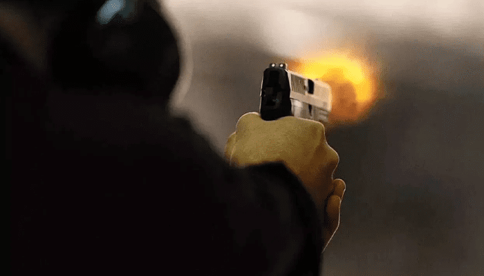 ಟೀಚರ್‌ ಹೊಡೆದ್ರು ಎಂದು ಶಾಲೆಯಲ್ಲಿ ಗುಂಡು ಹಾರಿಸಿದ ವಿದ್ಯಾರ್ಥಿ!