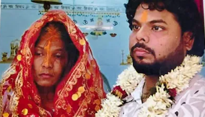 ಫೇಸ್‌ಬುಕ್‌ನಲ್ಲಿ ಲವ್..‌ ದೇವಸ್ಥಾನದಲ್ಲಿ ಮದುವೆ – ಮನೆಗೆ ಬರ್ತಿದ್ದಂತೆ ನಿನ್ಯಾರೆಂದುಗೊತ್ತಿಲ್ಲ ಎಂದ ಪತಿರಾಯ!