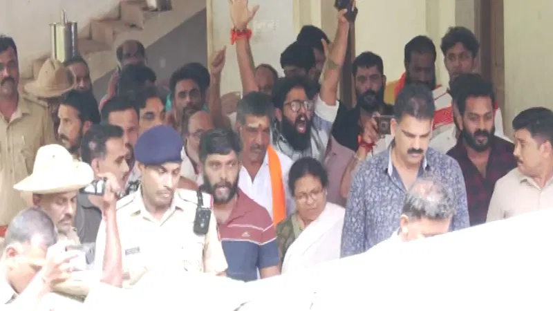 ಮಹೇಶ್ ಶೆಟ್ಟಿ ತಿಮರೋಡಿ ಪೊಲೀಸರ ವಶಕ್ಕೆ – 30 ಪೊಲೀಸರ ತಂಡದಿಂದ ವಶಕ್ಕೆ, ಭಾರಿ ಹೈಡ್ರಾಮಾ