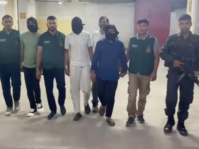 ಪಾಕಿಸ್ತಾನದೊಂದಿಗೆ ಸಂಪರ್ಕ – ಮೂವರು ಭಯೋತ್ಪಾದಕ  ಸಹಚರರು ಅರೆಸ್ಟ್