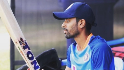 ಬೆಂಚ್ ನಲ್ಲೇ ಬಂಧಿಯಾದ ಅಭಿಮನ್ಯು – ಡೆಬ್ಯೂ ಚಕ್ರವ್ಯೂಹ ಭೇದಿಸೋದೇ ಕಷ್ಟನಾ?ಟ್ಯಾಲೆಂಟ್ ಇದ್ರೂ ಈಶ್ವರನ್ ಗಿಲ್ಲ ಚಾನ್ಸ್!