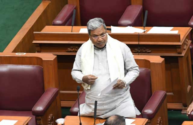 ರಾಜ್ಯದ ದಲಿತ ಸಮುದಾಯಗಳಿಗೆ ಮೀಸಲಾತಿ ಘೋಷಣೆ – ಎಡಗೈ ಹಾಗೂ ಬಲಗೈ ಸಮುದಾಯಕ್ಕೆ ತಲಾ ಶೇ. 6 ರಷ್ಟು ಮೀಸಲಾತಿ