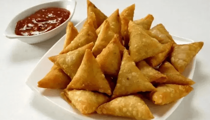 ಪತ್ನಿಗೆ ಸಮೋಸಾ ಕೊಡಿಸಿಲ್ಲ ಎಂದು ವ್ಯಕ್ತಿ ಮೇಲೆ ಕುಟುಂಬಸ್ಥರಿಂದ ಹಲ್ಲೆ! – ಆಮೇಲೆ ಏನಾಯ್ತು ಗೊತ್ತಾ?