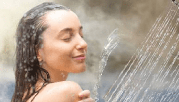 ಬಿಸಿ ನೀರಿನಲ್ಲಿ ಸ್ನಾನ ಮಾಡ್ತೀರಾ? – ಎಚ್ಚರ ಈ ಸಮಸ್ಯೆ ನಿಮ್ಮನ್ನ ಕಾಡಬಹುದು!