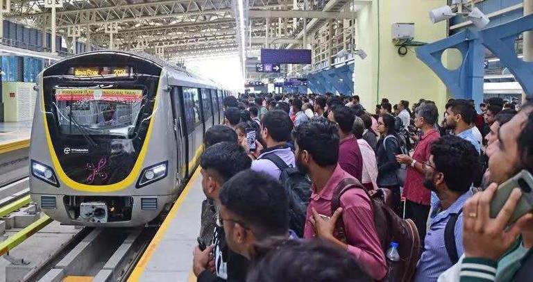 ನಮ್ಮ ಮೆಟ್ರೋ ಪ್ರಯಾಣಿಕರೇ ಇಲ್ಲಿ ಗಮನಿಸಿ-   ಹಳದಿ ಮಾರ್ಗಕ್ಕೆ ನಾಲ್ಕನೇ ರೈಲು ಎಂಟ್ರಿ