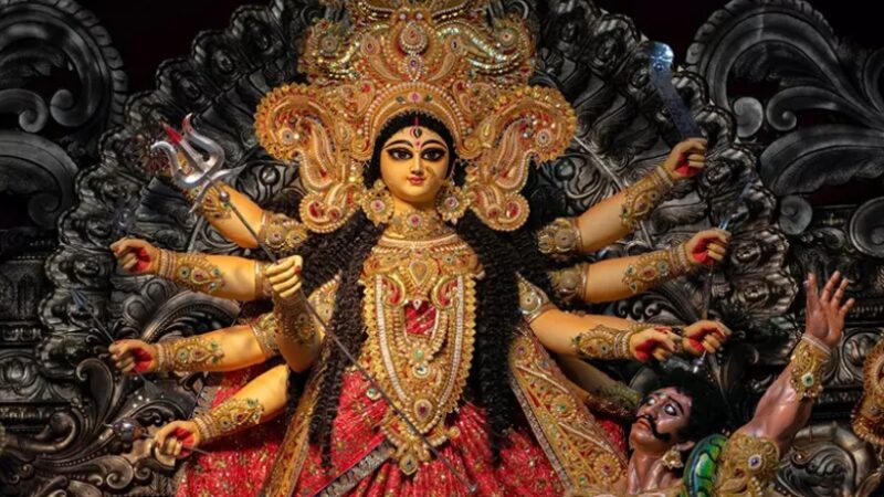 ಶುಕ್ರವಾರ ಪೂಜಿಸುವುದಾದರೆ ಈ 3 ದೇವತೆಯರನ್ನು ಪೂಜಿಸಿ – ನಿಮಗೆ ಸಿಗಲಿದೆ ಸುಖ, ನೆಮ್ಮದಿ