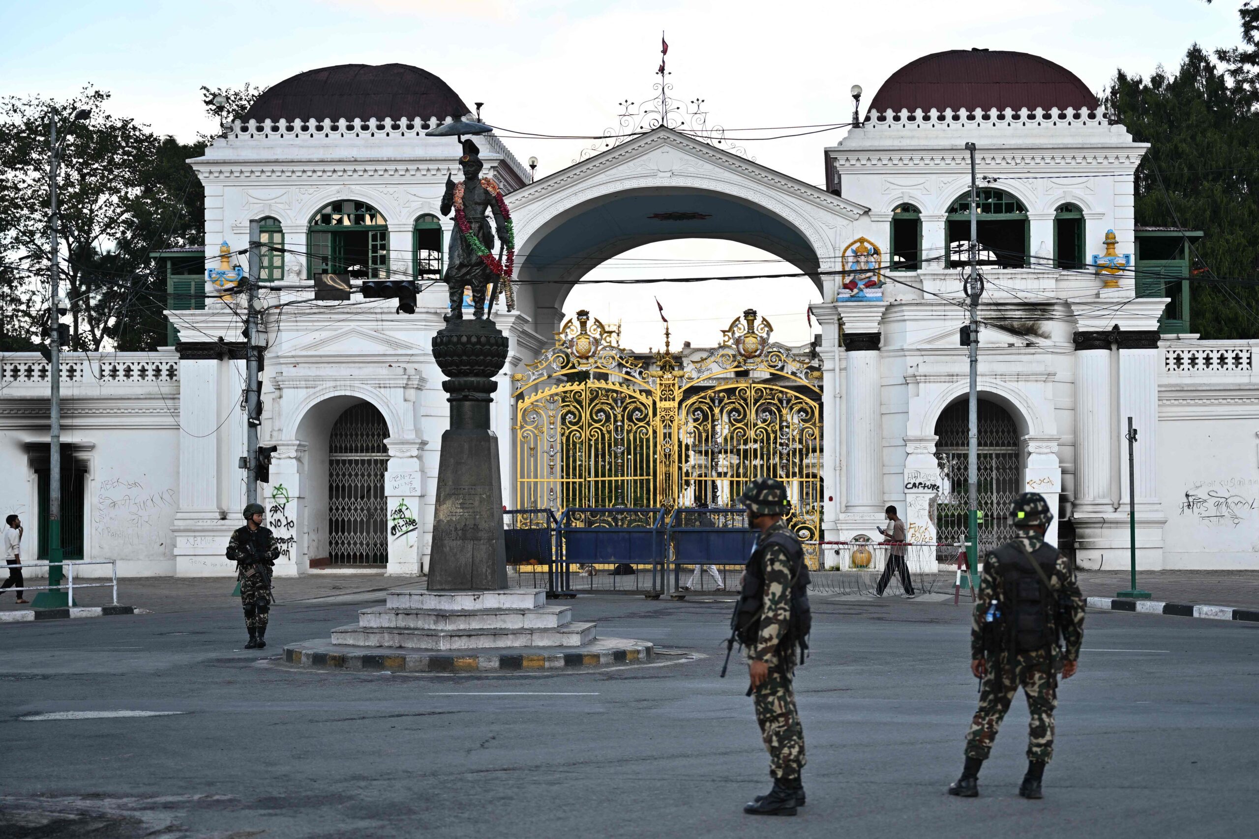 ಕರ್ಫ್ಯೂ, ನಿಷೇಧಾಜ್ಞೆ ವಾಪಸ್ –  ಸಹಜ ಸ್ಥಿತಿಯತ್ತ ಮರುಳುತ್ತಿರೋ ನೇಪಾಳ