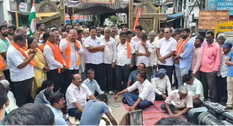 ಈದ್-ಎ-ಮಿಲಾದ್ ಮೆರವಣಿಗೆಯಲ್ಲಿ ಪಾಕ್ ಪರ ಘೋಷಣೆ – ಭದ್ರಾವತಿಯಲ್ಲಿ ಭುಗಿಲೆದ್ದ ಆಕ್ರೋಶ