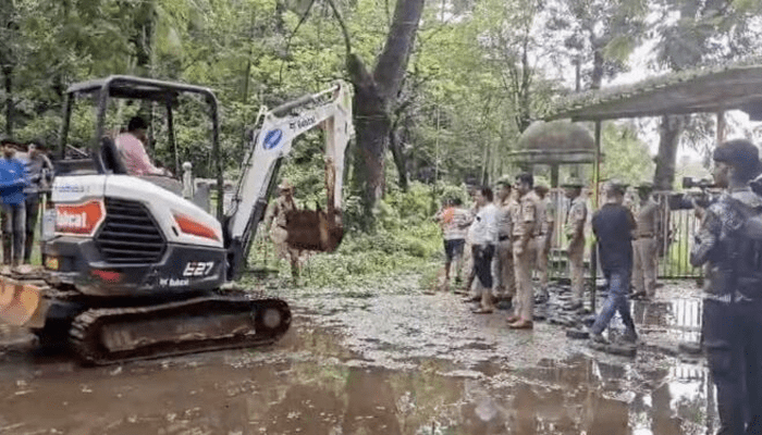 ಧರ್ಮಸ್ಥಳದಲ್ಲಿ ಶವ ಹೂತಿಟ್ಟ ಕೇಸ್‌ಗೆ ಬಿಗ್‌ ಟ್ವಿಸ್ಟ್!‌ –  ಕೇಸ್‌ ರದ್ದತಿಗೆ ಹೈಕೋರ್ಟ್‌ ಮೊರೆ ಹೋದ ಬುರುಡೆ ಗ್ಯಾಂಗ್‌!