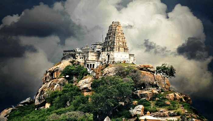 ಈ ಊರಲ್ಲಿ ದೀಪಾವಳಿ ಶೋಕದ ದಿನ! – 200 ವರ್ಷಗಳಿಂದ ಹಬ್ಬದ ಆಚರಣೆಯೇ ಇಲ್ಲ!