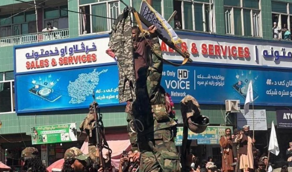 ನಾನೇ ಗೆದ್ದೆ ಎಂದು ಬಿಲ್ಡಪ್ ಕೊಟ್ಟ ಪಾಕ್ ಮಾನ ಅಫ್ಘಾನ್ ಬೀದಿ ಬೀದಿಗಳಲ್ಲಿ ಹರಾಜು