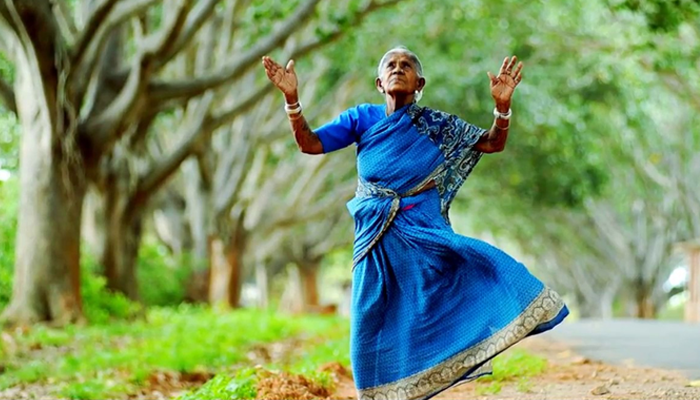 ಗಿಡ-ಮರಗಳನ್ನೇ ಮಕ್ಕಳಂತೆ ಪ್ರೀತಿಸಿದ ಮಹಾತಾಯಿ ಸಾಲುಮರದ ತಿಮ್ಮಕ್ಕ – ‘ವೃಕ್ಷ ಮಾತೆ’ಯಾದ ಕಥೆಯಿದು!