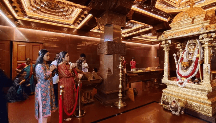 ಕಳಪೆ ಫಾರ್ಮ್​ನಿಂದ ಬಳಲುತ್ತಿರುವ ಸೂರ್ಯಕುಮಾರ್! – ಗಂಡನ ಯಶಸ್ಸಿಗಾಗಿ ಕಾಪು ಮಾರಿಗುಡಿಗೆ ಭೇಟಿ ನೀಡಿದ ದೇವಿಶಾ!