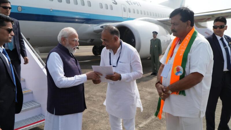 ಮೆಕ್ಕೆಜೋಳ ಮತ್ತು ಹೆಸರು ಕಾಳು ಬೆಳೆಗಳಿಗೆ ಬೆಂಬಲ ಬೆಲೆ ನೀಡಿ-  ಮೋದಿಗೆ ಪತ್ರ ಕೊಟ್ಟ ದಿನೇಶ್ ಗುಂಡೂರಾವ್