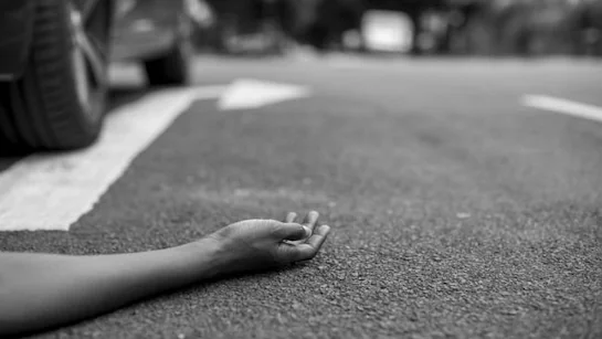 ಮಂತ್ರಾಲಯದಿಂದ ಬರುವಾಗ ಭೀಕರ ರಸ್ತೆ ಅಪಘಾತ – ಸ್ಥಳದಲ್ಲೇ ಒಂದೇ ಕುಟುಂಬದ ಐವರು ಸಾ*ವು