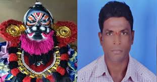 ಮಹಿಷಾಸುರ ಪಾತ್ರ ಮಾಡುವಾಗ ಹೃದಯಾಘಾತ – ಮಂದಾರ್ತಿ ಮೇಳದ ಯಕ್ಷಗಾನ ಕಲಾವಿದನ ದಾರುಣ ಅಂತ್ಯತಂದೆಯ ಕಣ್ಣೆದುರೇ ಮಗನ ದಾರುಣ ಸಾವು – ಕಣ್ಣೀರಿಟ್ಟ ಮಂದಾರ್ತಿ ಮೇಳದ ಕಲಾವಿದರು