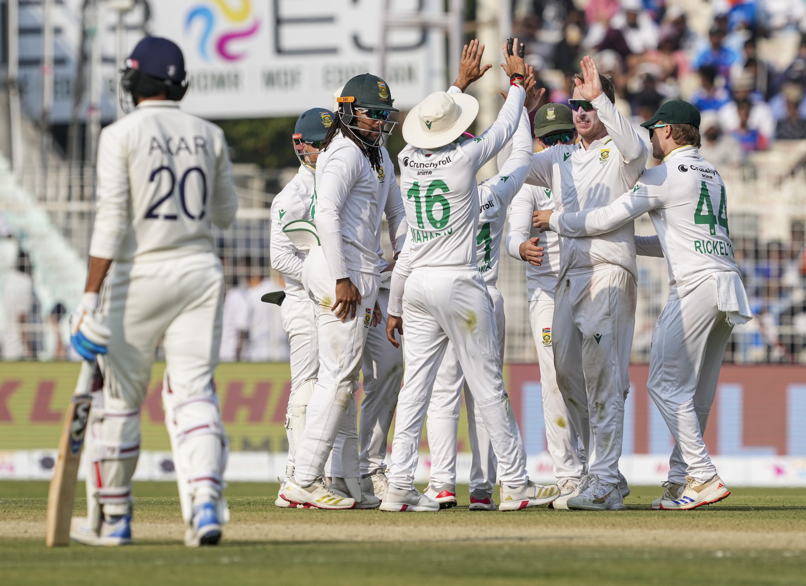 ಗಿಲ್ ರಿಟೈರ್ಡ್.. ಭಾರತಕ್ಕೆ ಹರ್ಟ್ – ಕ್ಯಾಪ್ಟನ್ ಇಲ್ಲದ್ದಕ್ಕೇ ಮ್ಯಾಚ್ ಸೋತ್ರಾ?5 ದಿನ ರೆಸ್ಟ್.. 2ನೇ ಪಂದ್ಯಕ್ಕೂ ಇಲ್ವಾ?