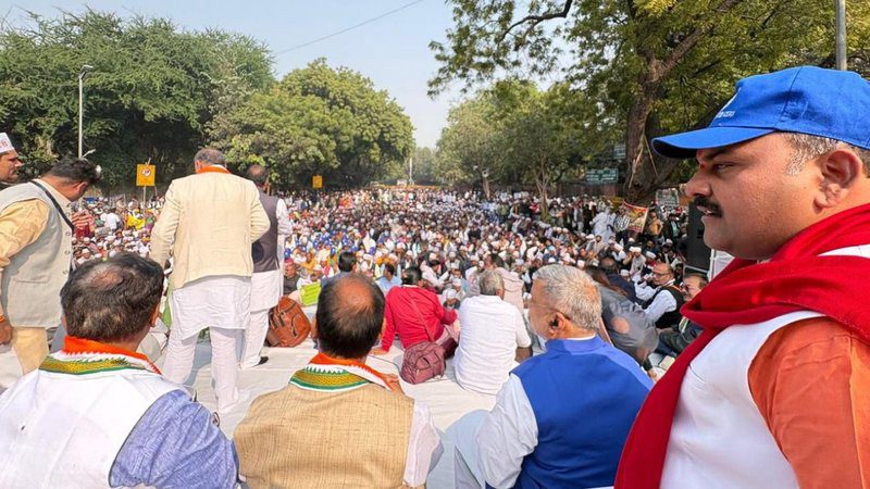 ಪ್ರಾಥಮಿಕ ಶಾಲಾ ಶಿಕ್ಷಕರಿಗೆ ಶಿಕ್ಷಕರ ಅರ್ಹತಾ ಪರೀಕ್ಷೆ  ಕಡ್ಡಾಯಕ್ಕೆ ವಿರೋಧ – ದೆಹಲಿಯಲ್ಲಿ ಶಿಕ್ಷಕರ ಪ್ರತಿಭಟನೆ