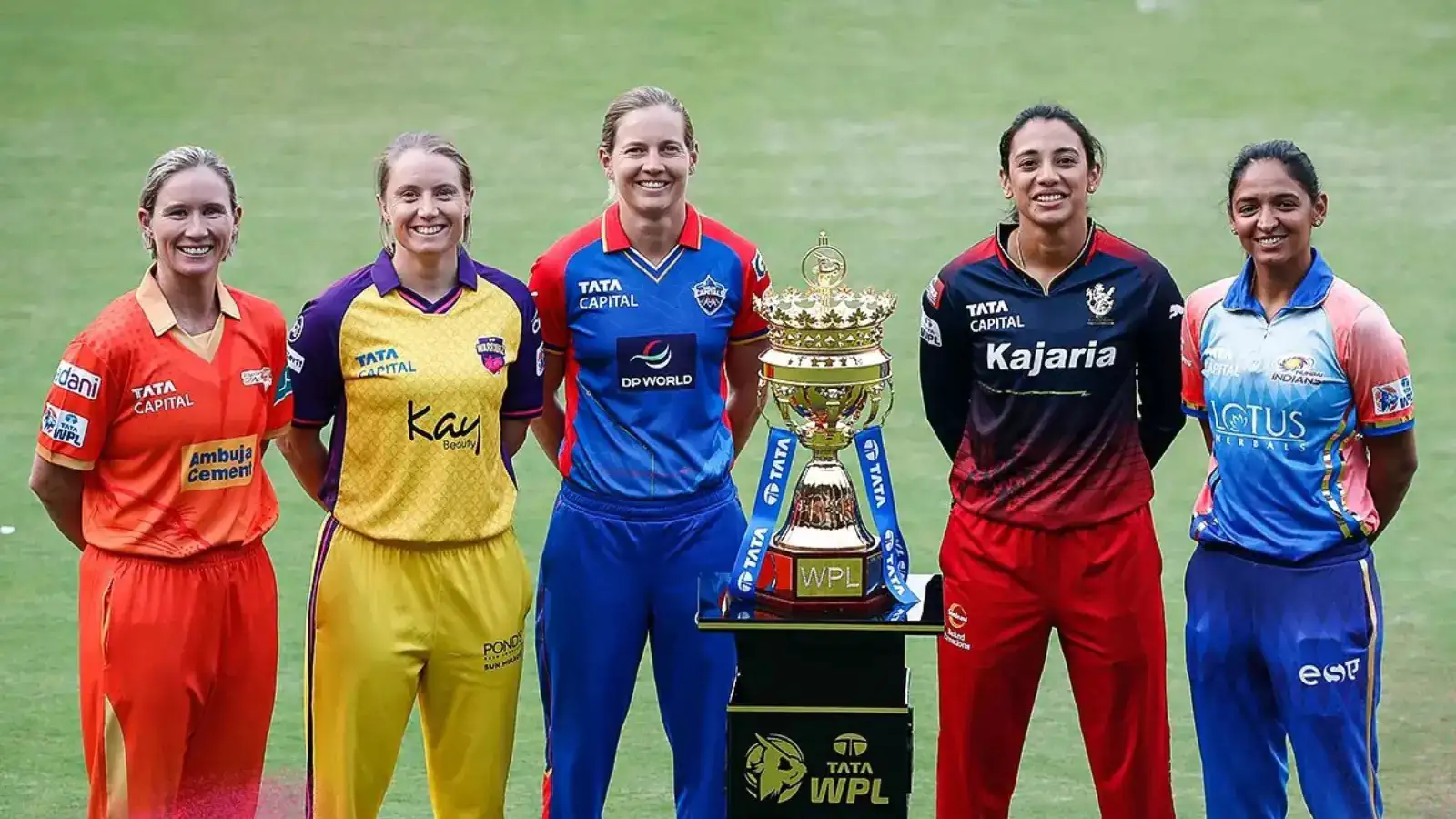 2026ಕ್ಕೆ RCB 4+12 ಸೂತ್ರ – ಚೀಪ್ ಆದ್ರೂ ಬೆಸ್ಟ್ ಸೆಲೆಕ್ಷನ್  ಸ್ಮೃತಿ, ಪೆರ್ರಿ ಜತೆ ಬೆಲ್.. ಕಪ್ ನಮ್ದೇ?