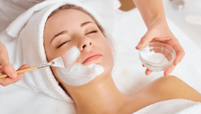 ಮುಖದ ಕಾಂತಿ ಹೆಚ್ಚಾಗಲು ಅಡುಗೆ ಮನೆಯಲ್ಲಿರುವ ಈ ವಸ್ತುವಿನಿಂದ ತಯಾರಿಸಿ ಫೇಸ್‌ಪ್ಯಾಕ್‌!  