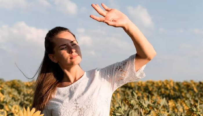 ಈ ಹೊತ್ತಲ್ಲಿ ಬಿಸಿಲಿನಲ್ಲಿ ಓಡಾಡಿದ್ರೆ ಕಾಯಿಲೆಯೇ ನಿಮ್ಮ ಬಳಿ ಸುಳಿಯಲ್ಲ!