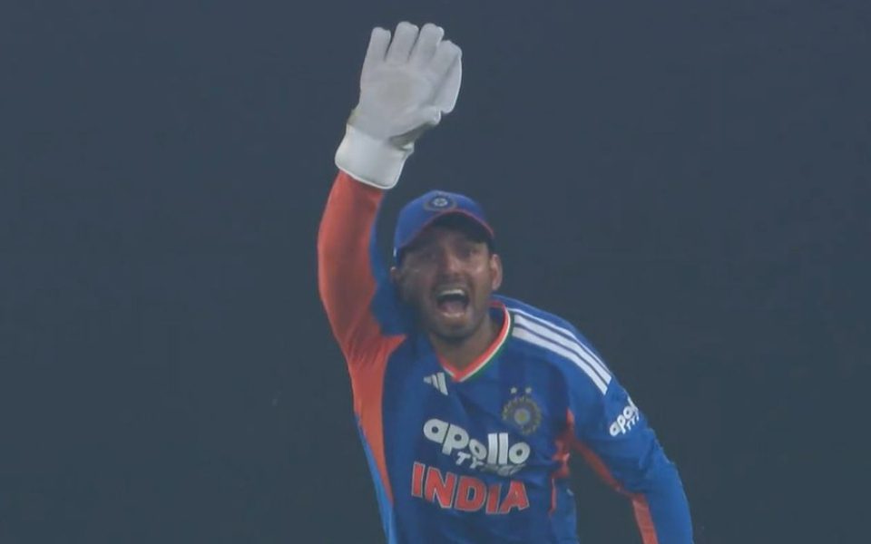 SUPER MAN ಜಿತೇಶ್ ಶರ್ಮಾ – ಸ್ಟಂಪ್ಸ್ ಹಿಂದೆ ಧೋನಿ ನೆನಪಿಸಿದ್ದೇಗೆ? T-20I ಸ್ಟ್ರೆಂಥ್ ಆದ್ರಾ ಶರ್ಮಾ?