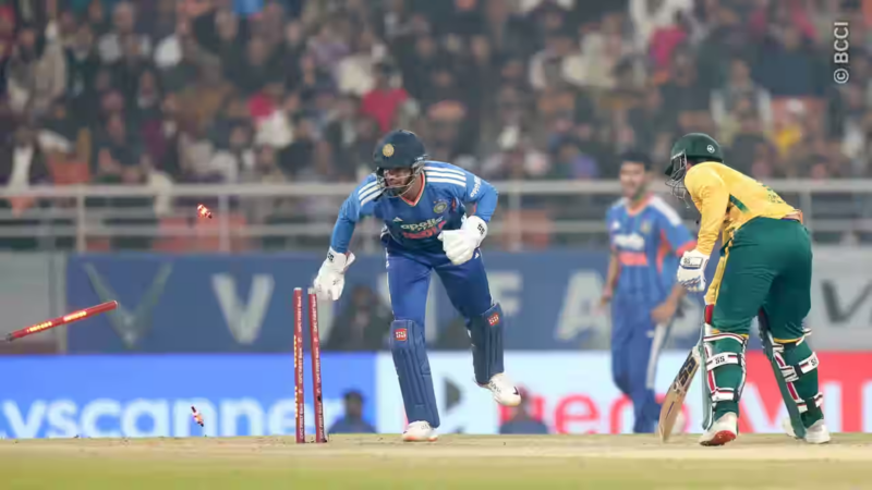 ಡಿ ಕಾಕ್ ಕೇಕೆಗೆ IND ಸರೆಂಡರ್ – ಬಂದ ಪುಟ್ಟ ಹೋದ ಪುಟ್ಟ ಬ್ಯಾಟರ್ಸ್T-20I ಸ್ಥಿತಿಯೂ ಗಂಭೀರವಾಗುತ್ತಾ?   