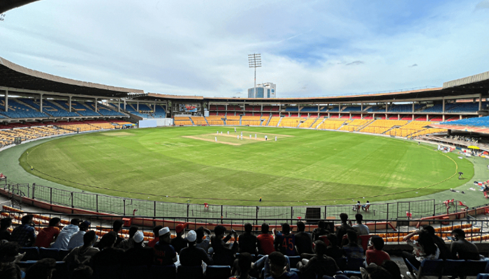 ಆರ್‌ಸಿಬಿ ಫ್ಯಾನ್ಸ್‌ಗೆ ಖುಷಿ ಸುದ್ದಿ! – ಚಿನ್ನಸ್ವಾಮಿ ಸ್ಟೇಡಿಯಂನಲ್ಲಿ IPL ಮ್ಯಾಚ್‌ ನಡೆಸಲು ಗ್ರೀನ್‌ ಸಿಗ್ನಲ್!