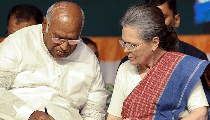 ರಾಜ್ಯ ಕಾಂಗ್ರೆಸ್‌ನಲ್ಲಿ ಗದ್ದುಗೆ ಗುದ್ಧಾಟ – ಕುರ್ಚಿ ಕದನ ನಿಲ್ಲಿಸಲು ಸೋನಿಯಾ ಗಾಂಧಿ ಎಂಟ್ರಿ!