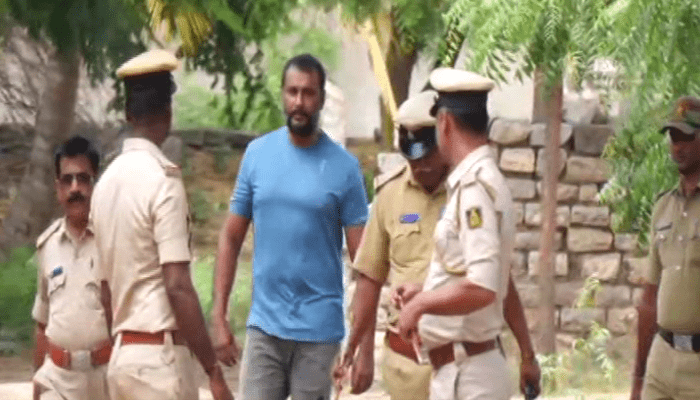 ನಟ ದರ್ಶನ್ ಬೆನ್ನು ನೋವು ಎಂದು ಡ್ರಾಮಾ ಮಾಡಿದ್ರಾ? – ವೈದ್ಯರು ಫಿಸಿಯೊಥೆರಪಿ ನಿಲ್ಲಿಸಿದ್ಯಾಕೆ?