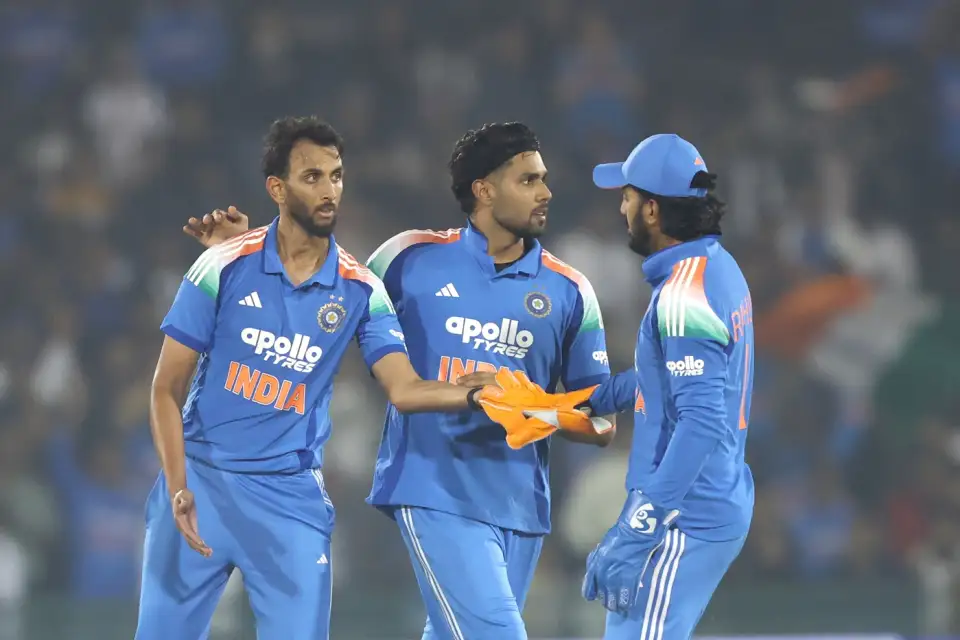 3ನೇ ಪಂದ್ಯಕ್ಕಿಲ್ಲ ಪ್ರಸಿದ್ಧ್, ಸುಂದರ್ – ಅಕ್ಷರ್ ಪಟೇಲ್ ಬಿಟ್ಟಿದ್ದೇ ತಪ್ಪಾಯ್ತಾ?ಟೆಂಬಾ ಓಟಕ್ಕೆ RO-KO ಬ್ರೇಕ್?