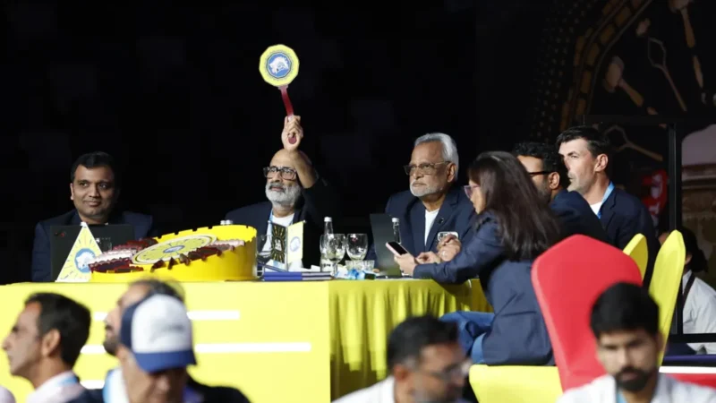 ಅಂಕಲ್ಸ್ ಟೀಂ ಅಲ್ಲ.. 2K ಕಿಡ್ಸ್ ಆರ್ಮಿ – CSKಯಲ್ಲಿ 20ರ ಹುಡುಗರದ್ದೇ ಹವಾಧೋನಿ ಪಡೆಯಲ್ಲಿ 35+ ಯಾರು?